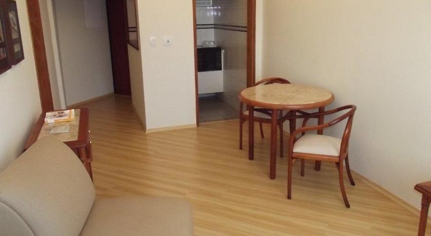 Imagen de la habitación del Hotel L HIRONDELLE. Foto 2