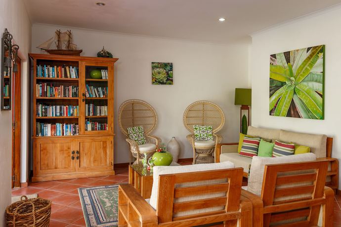 Imagen de los interiores del Hotel L Habitation Cerf. Foto 15