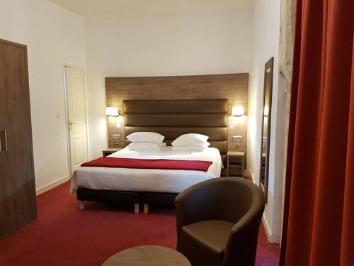 Imagen de la habitación del Hotel L' Hostellerie du Ch&acirc;teau. Foto 11