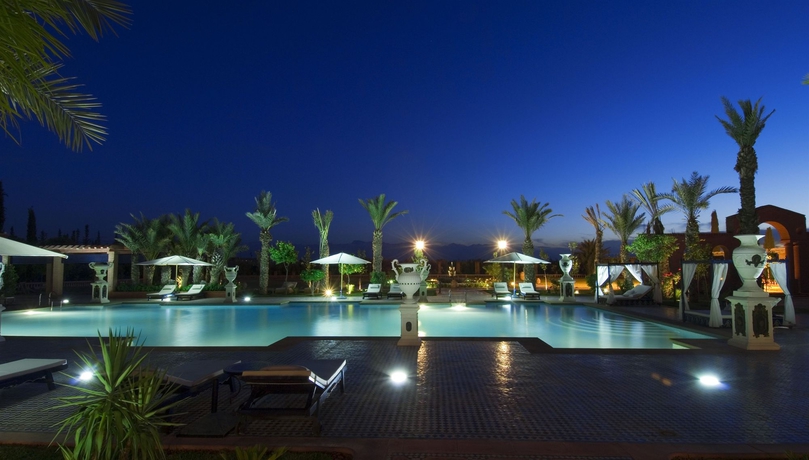 Imagen de la piscina del Hotel L Mansion Guest Palace. Foto 13