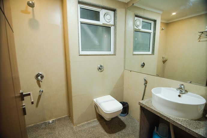 Imagen de la habitación del Hotel L N Marriott. Foto 7
