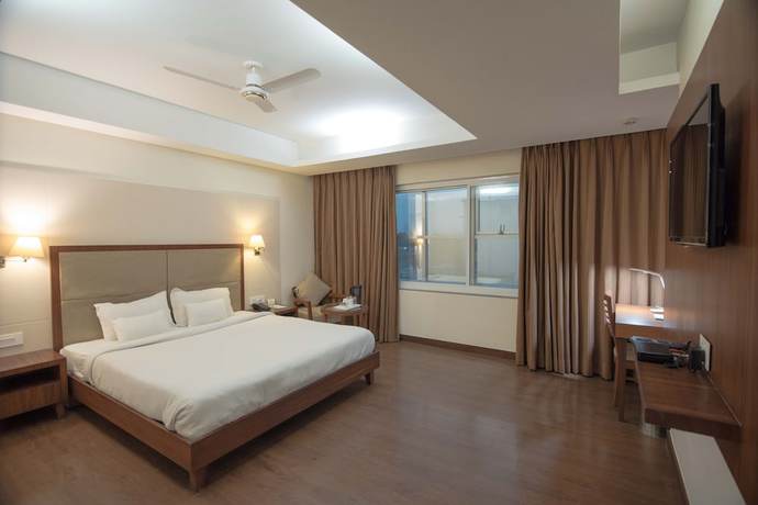 Imagen de la habitación del Hotel L N Marriott. Foto 10