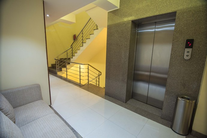 Imagen de los interiores del Hotel L N Marriott. Foto 17