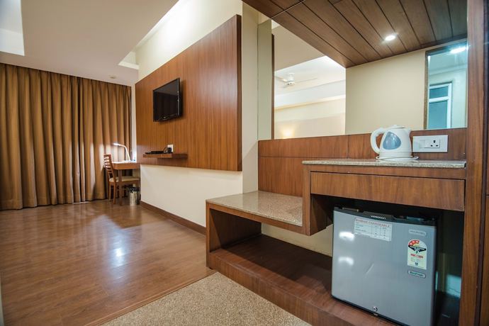 Imagen de la habitación del Hotel L N Marriott. Foto 11