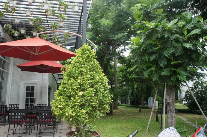 Imagen de los exteriores del Hotel L Odeon Phu My Hung. Foto 11