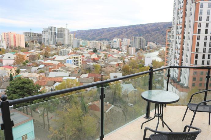 Imagen de la habitación del Hotel L Plaza. Foto 2