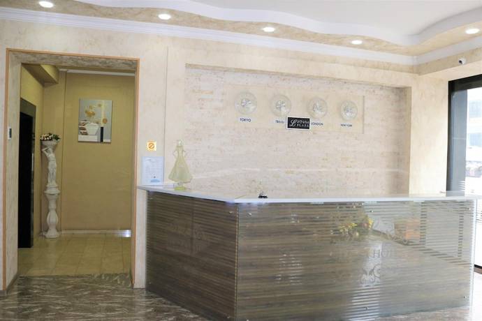 Imagen de los interiores del Hotel L Plaza. Foto 20