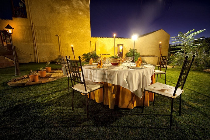 Imagen de los exteriores del Hotel LA CERVALERA. Foto 10