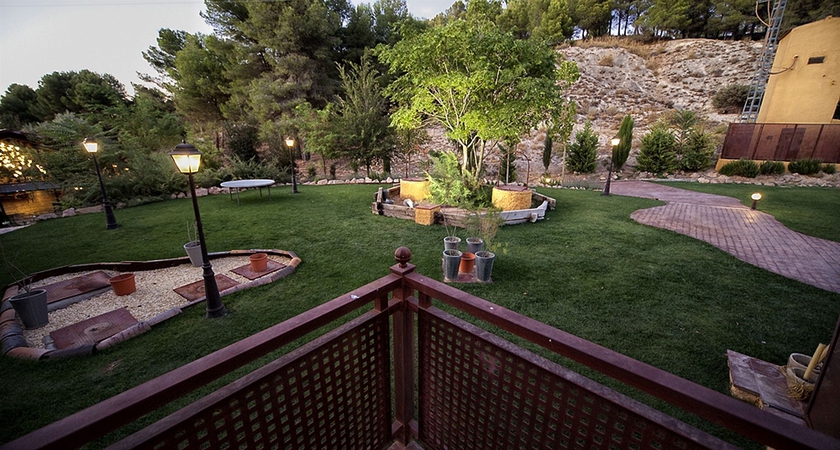 Imagen de los exteriores del Hotel LA CERVALERA. Foto 13