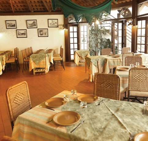 Imagen del bar/restaurante del Hotel LA COLONIA, COCHABAMBA. Foto 2