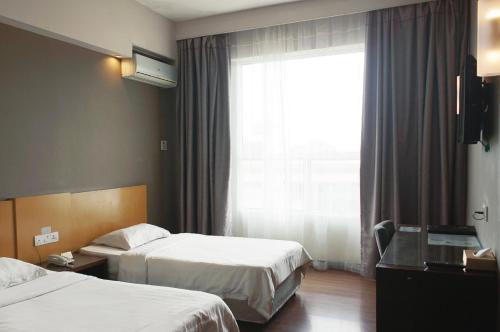 Imagen de la habitación del Hotel LA. Foto 5