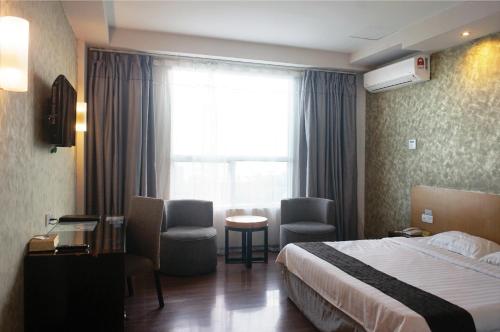 Imagen de la habitación del Hotel LA. Foto 7