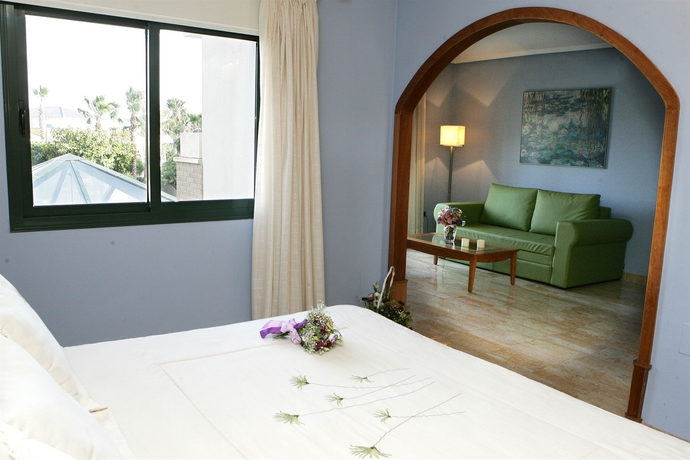 Imagen de la habitación del Hotel LA LAGUNA SPA AND GOLF. Foto 3