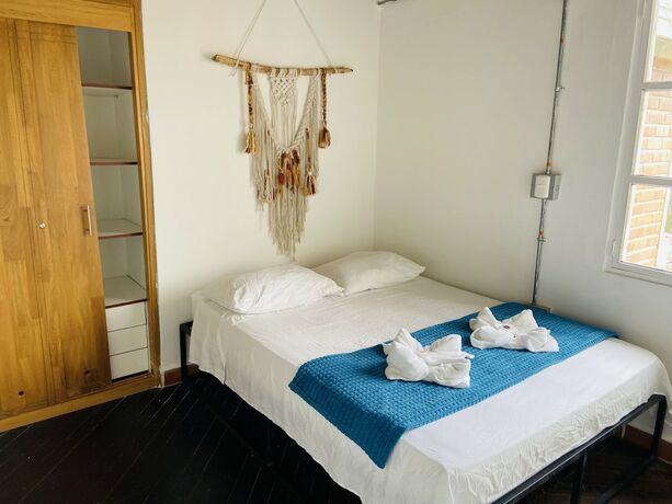 Imagen de la habitación del Hotel LA MADRIGUERA HOTEL. Foto 18