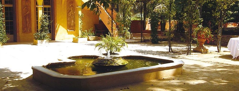 Imagen de los exteriores del Hotel LA MAISON BLANCHE, Montpellier. Foto 6