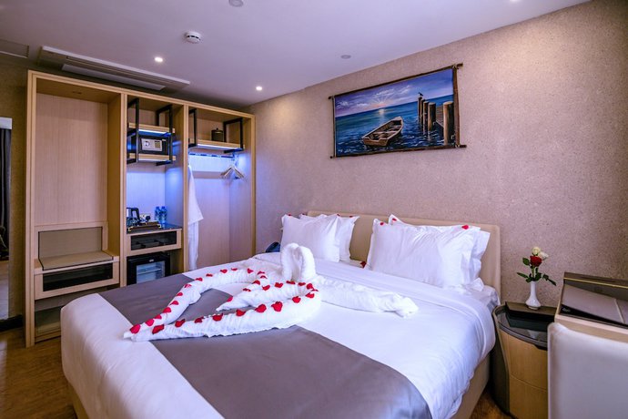 Imagen de la habitación del Hotel LA MAISON ROYALE - SOUTH C. Foto 6