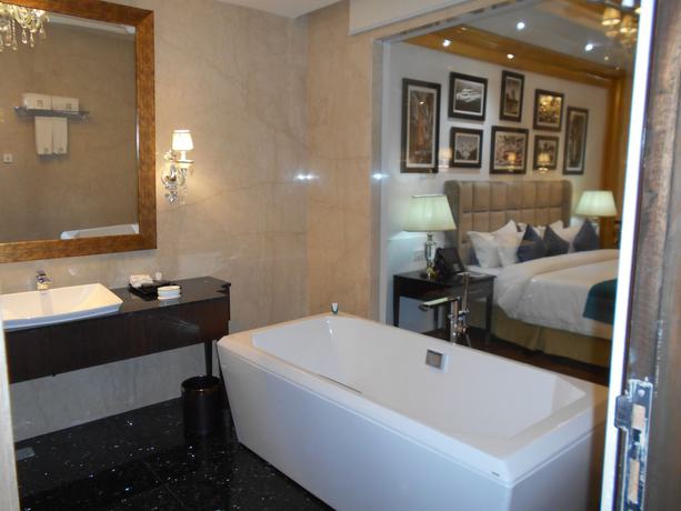 Imagen de la habitación del Hotel LA Marvella A Sarovar Premiere Hotel. Foto 15