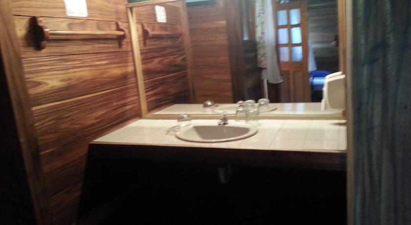 Imagen de la habitación del Hotel LA PERLA NEGRA. Foto 2