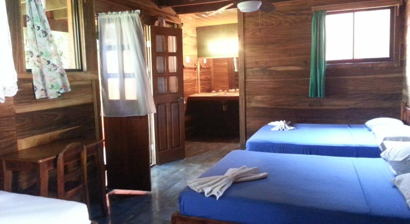 Imagen de la habitación del Hotel LA PERLA NEGRA. Foto 3