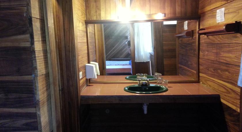 Imagen de la habitación del Hotel LA PERLA NEGRA. Foto 4