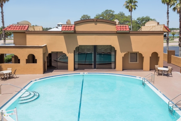 Imagen de la piscina del Hotel LA QUINTA INN. Foto 19