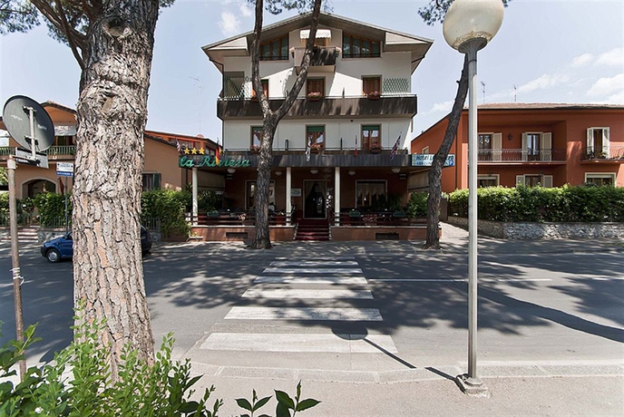 Imagen general del Hotel LA RIVIERA, Montecatini Terme. Foto 2