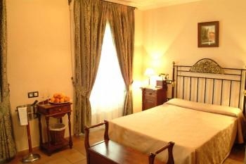 Imagen general del Hotel LA RONDEÑA. Foto 4