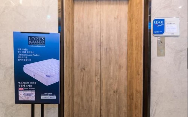 Imagen de los interiores del Hotel LABE. Foto 18