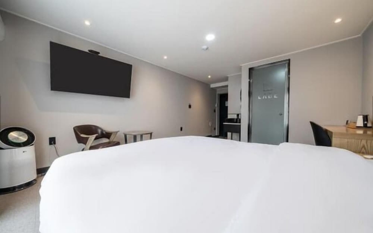 Imagen de la habitación del Hotel LABE. Foto 12