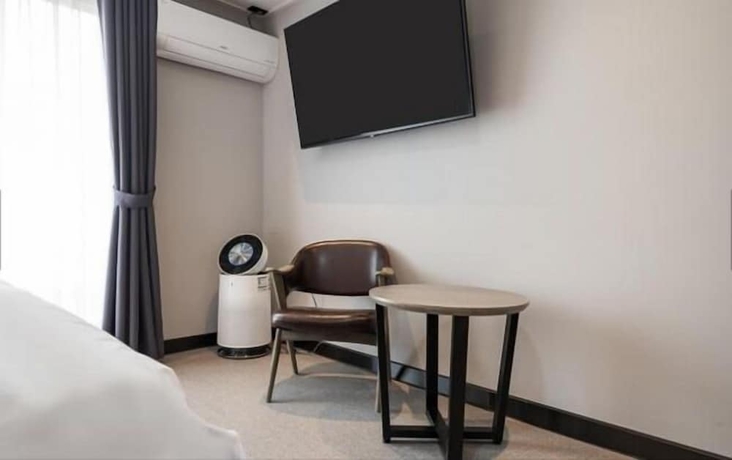 Imagen de la habitación del Hotel LABE. Foto 13