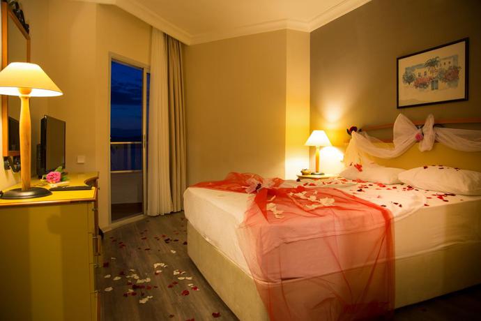 Imagen general del Hotel LABRANDA Gulluk Princess. Foto 5