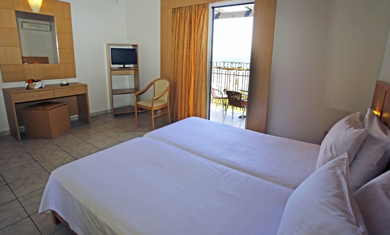 Imagen de la habitación del Hotel LABRANDA Miraluna Village. Foto 12