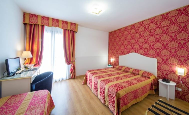 Imagen de la habitación del Hotel LAERTE PALACE. Foto 4