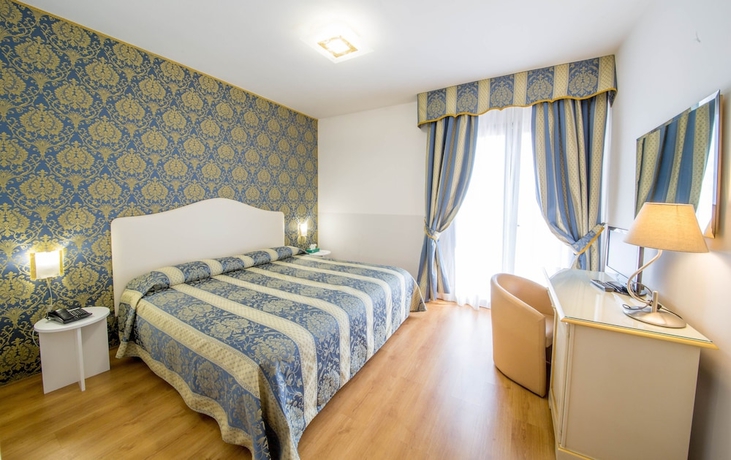 Imagen de la habitación del Hotel LAERTE PALACE. Foto 8