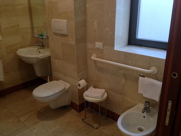 Imagen de la habitación del Hotel LAERTE PALACE. Foto 12