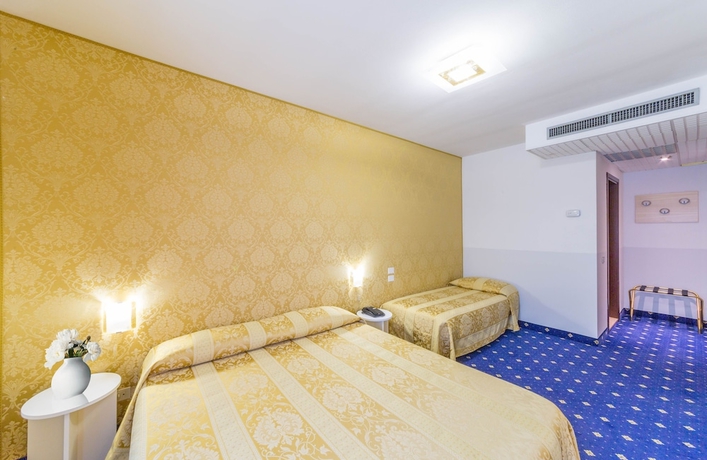 Imagen de la habitación del Hotel LAERTE PALACE. Foto 18