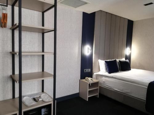 Imagen general del Hotel LAMORE OTEl. Foto 12