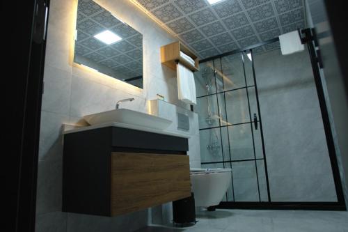Imagen general del Hotel LAMORE OTEl. Foto 16