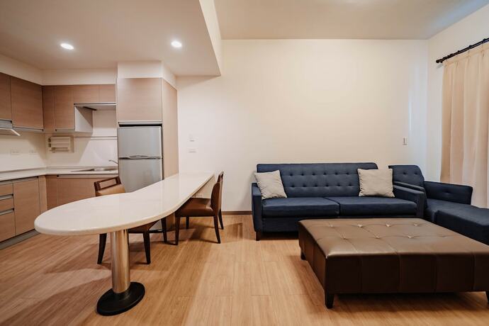 Imagen de la habitación del Hotel LAR Suite. Foto 7