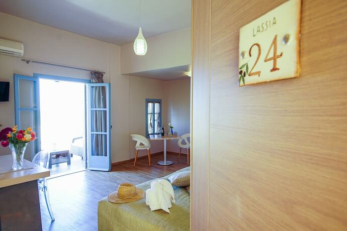 Imagen general del Hotel LASSIA STUDIOS. Foto 11