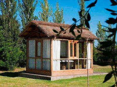 Imagen de los exteriores del Hotel LAUQUEN PILMAIQUEN HOSTER&Iacute;A. Foto 5