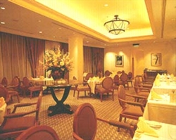 Imagen del bar/restaurante del Hotel LAUREL HOTEL. Foto 2