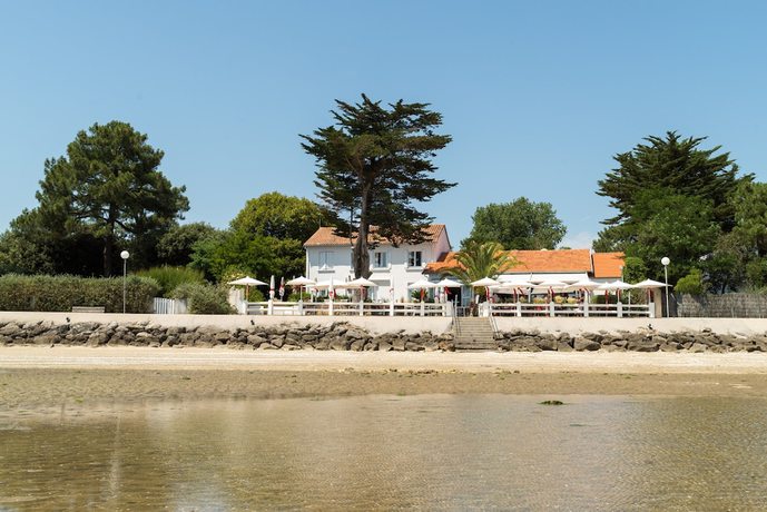 Imagen de los exteriores del Hotel L\'Albatros. Foto 19