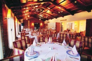 Imagen del bar/restaurante del Hotel L'Ambiance. Foto 2