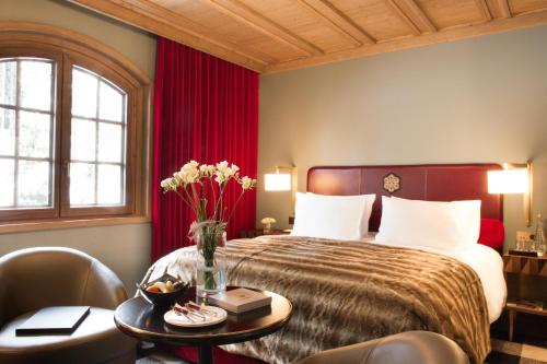 Imagen de la habitación del Hotel L'Apog&eacute;e Courchevel. Foto 13