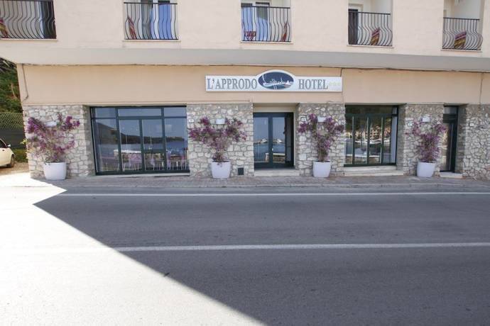 Imagen general del Hotel L\'Approdo, Porto Azzurro. Foto 2