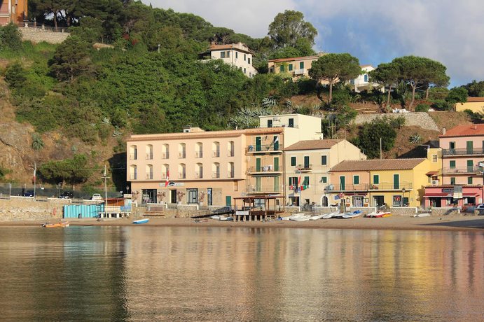 Imagen general del Hotel L\'Approdo, Porto Azzurro. Foto 1