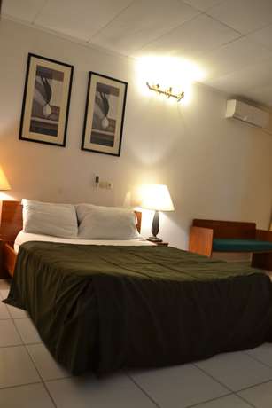 Imagen de la habitación del Hotel L\'Aquarius Marina 2000. Foto 13