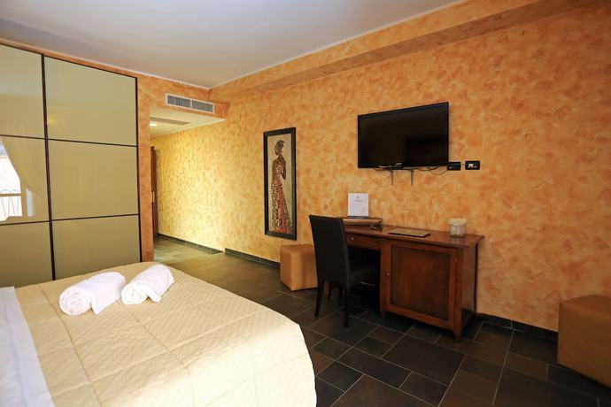 Imagen de la habitación del Hotel L\'Aquila. Foto 4