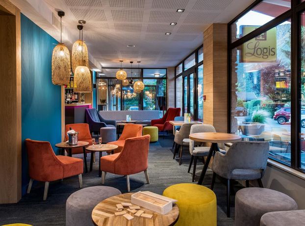 Imagen del bar/restaurante del Hotel L\'Arcalod Hôtel Restaurant and Spa. Foto 2